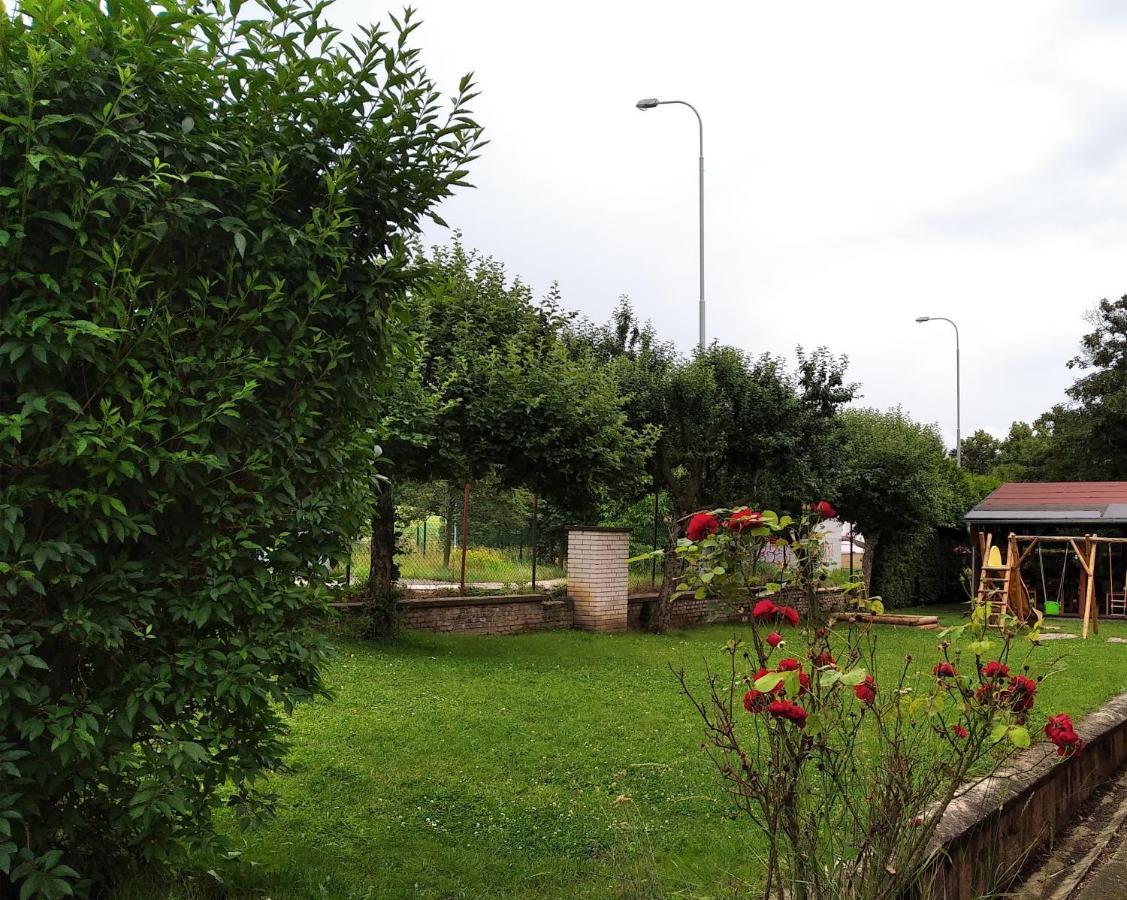 Motel Grado Praga Zewnętrze zdjęcie